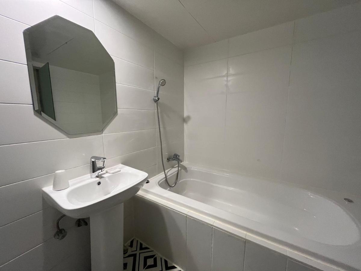 Hotel Yaja Hwajeong Station Kojang Kültér fotó