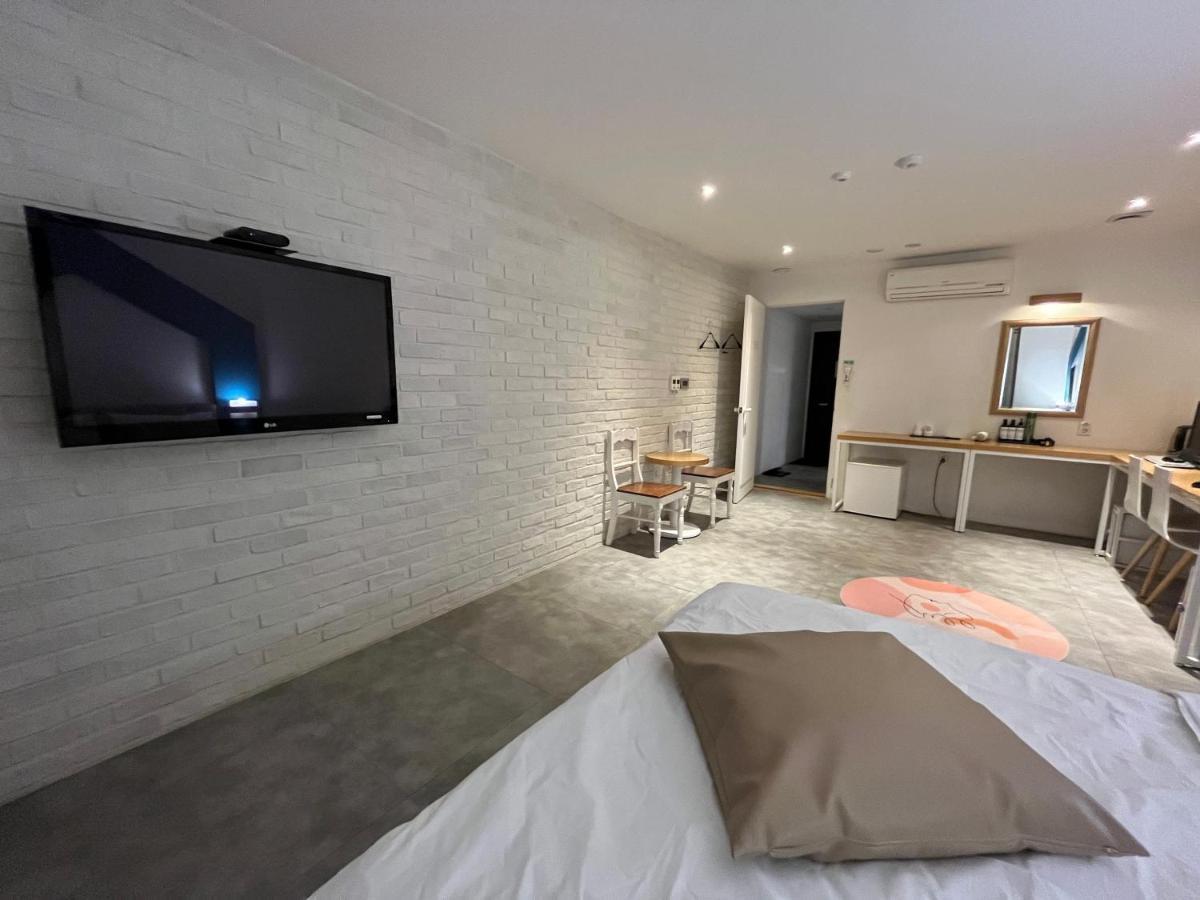 Hotel Yaja Hwajeong Station Kojang Kültér fotó