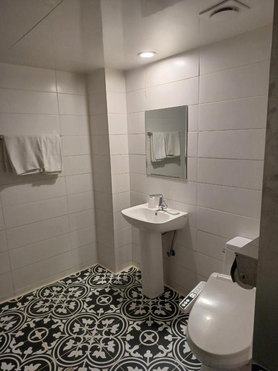 Hotel Yaja Hwajeong Station Kojang Kültér fotó