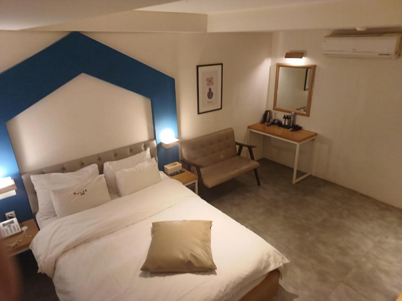 Hotel Yaja Hwajeong Station Kojang Kültér fotó